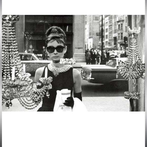 Audrey Hepburn Window Scene Breakfast at Tiffanys Movie Wall Decor Art π₯ποΈ - Picture 5 of 5
